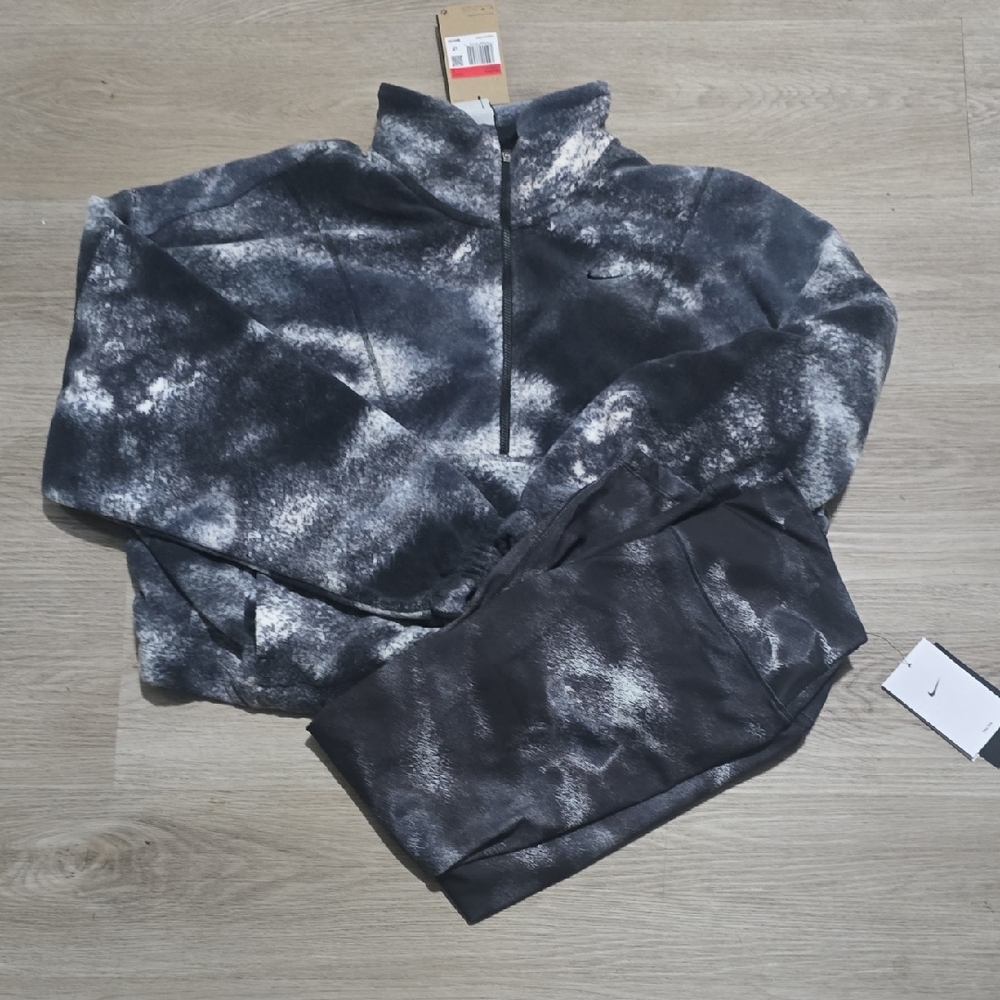 Nike Black and White Women's Set